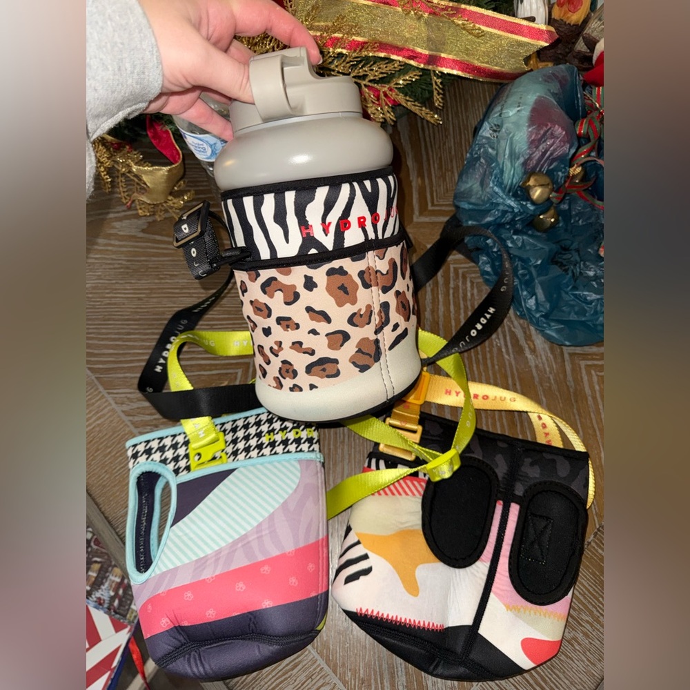 HydroJug Animal Print Bottle Holder Set